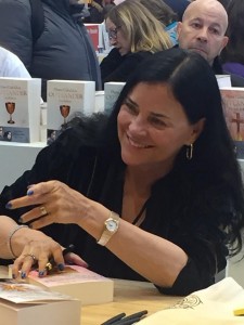 Image of Diana Gabaldon at the 2018 Paris Book Festival.